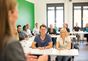 Ob frisch nach dem Abitur oder schon mitten im Berufsleben: Die Fernstudiengänge der IST-Hochschule lohnen sich.