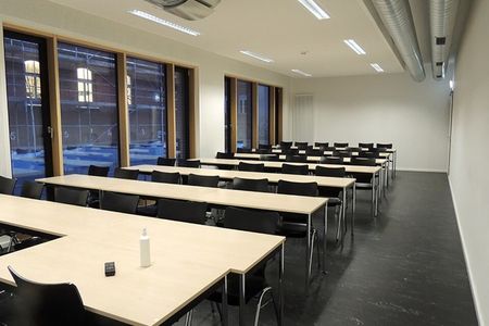 Ein Seminarraum der Hochschule Fresenius