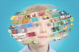 Im Medienpädagogik beschäftigst du dich mit Fragestellungen rund um die Mediennutzung von Kindern und jungen Menschen. 