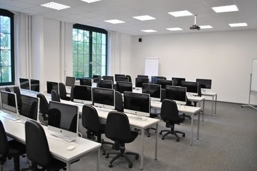 Hochschule für Medien, Kommunikation und Wirtschaft (HMKW)