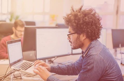 Medieninformatiker bei der Arbeit