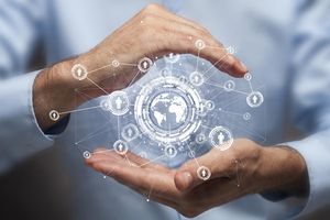 Bringen Soziale Netzwerke Menschen zusammen oder tragen sie zur einer Entfremdung bei?