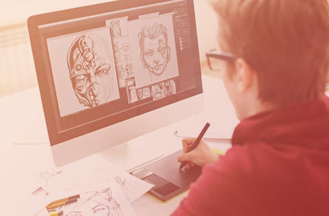 Student zeichnet auf Grafikboard