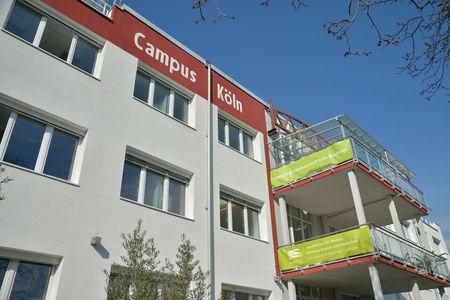 Der Campus Köln bietet eine ideale Lage für die medien- und kommunikationsorientierten Studiengänge