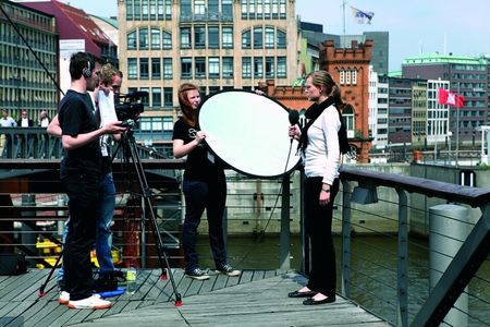 Führende Praktiker aus der Industrie wirken bei der Erstellung unserer Lehrpläne mit. So garantieren wir, dass unsere Studiengänge den Herausforderung der globalen kreativen Medienbranche gerecht werden.