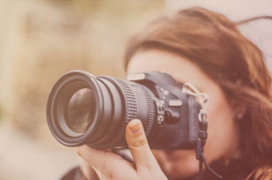 Studentin fotografiert