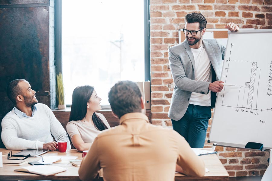 Auch in die BWL kannst du mal reingucken.